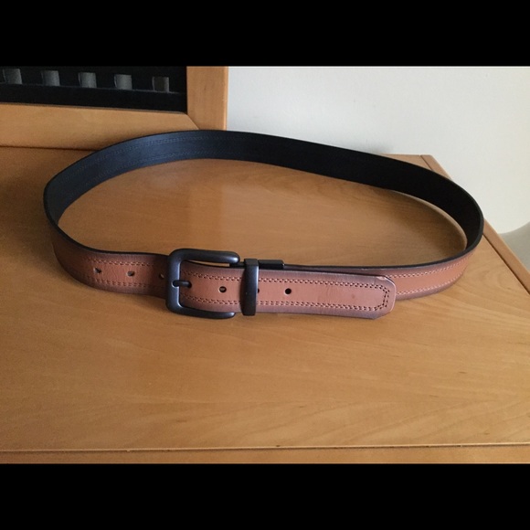 Levi's Other - Levis reversible black / brown ombré leather belt